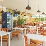 Antonia Seaside Comfort